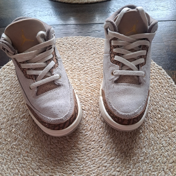 Boys Jordan Retros🤎 - Picture 3 of 15